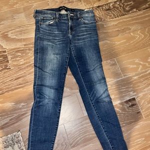Lucky Brand Dark Wash Jeans (no rips)